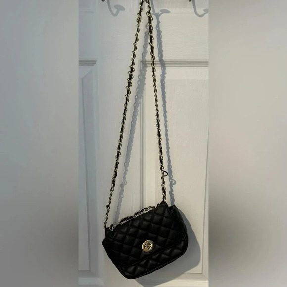 Aldo kangaroo quilted black crossbody gold chain  purse shoulder street travel - Picture 6 of 6